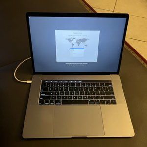 MacBook Pro 15-Inch "Core i7" 2.2GHz TouchBar (A1990) 2018